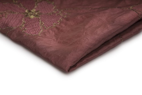 tkanina w haftowane kwiaty w kolorze brudny róż