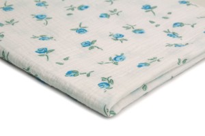 Musselin mit Aufdruck, Blaue Blumen