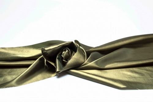 tkanina tafta gładka w kolorze oliwka
