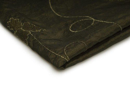 tkanina w haftowane kwiaty w kolorze zielonym