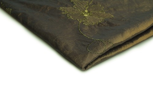 tkanina w haftowane kwiaty w kolorze oliwka