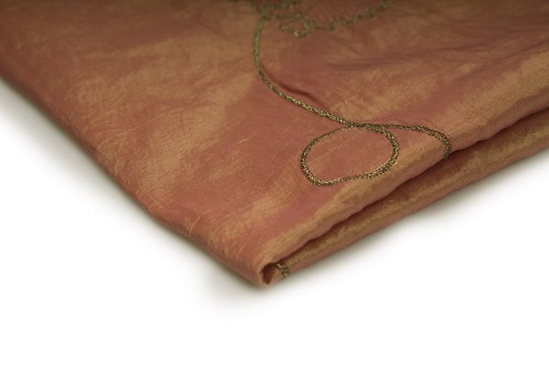 tkanina w haftowane kwiaty w kolorze Łosoś