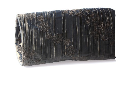 tkanina w haftowany ukośny wzór w kolorze zielonym