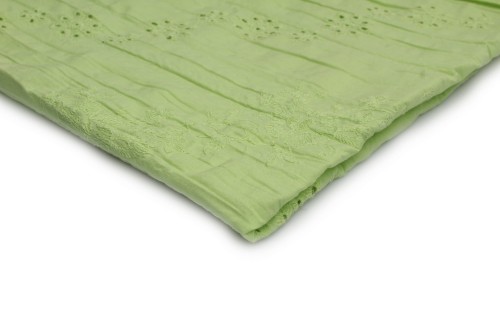 tkanina bawełna pistacja w haftowany ukośny wzór z kwiatków